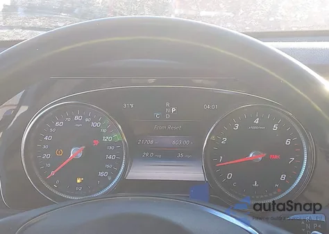 2017 Mercedes-Benz E 300 4Matic z USA, uszkodzony, nr VIN WDDZF4KB3HA061074